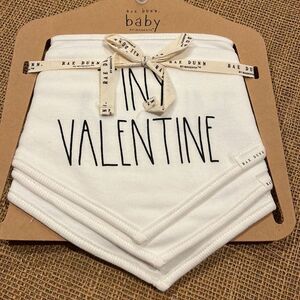 NWT Rae Dunn Valentine bibs